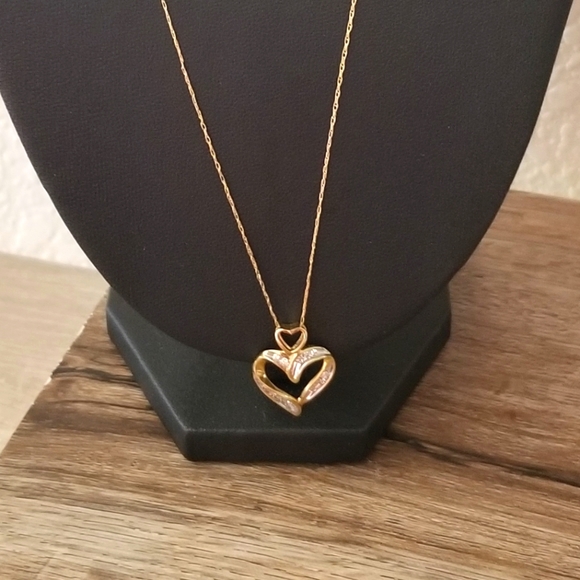 10K Gold Diamond Heart Necklace - Picture 7 of 14